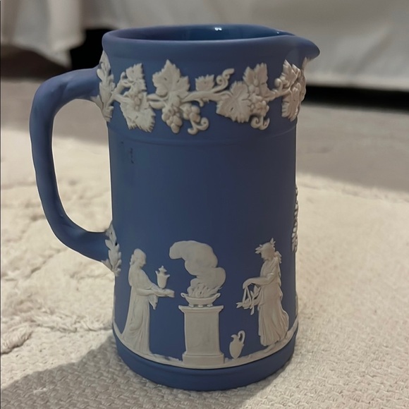 Wedgwood Blue and White Neoclassical Ceramic Mug - Picture 4 of 7